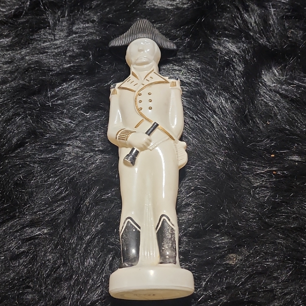 VINTAGE  AVON OLD SPICE ADMIRAL DECANTER-- EMPTY BOTTLE  !!